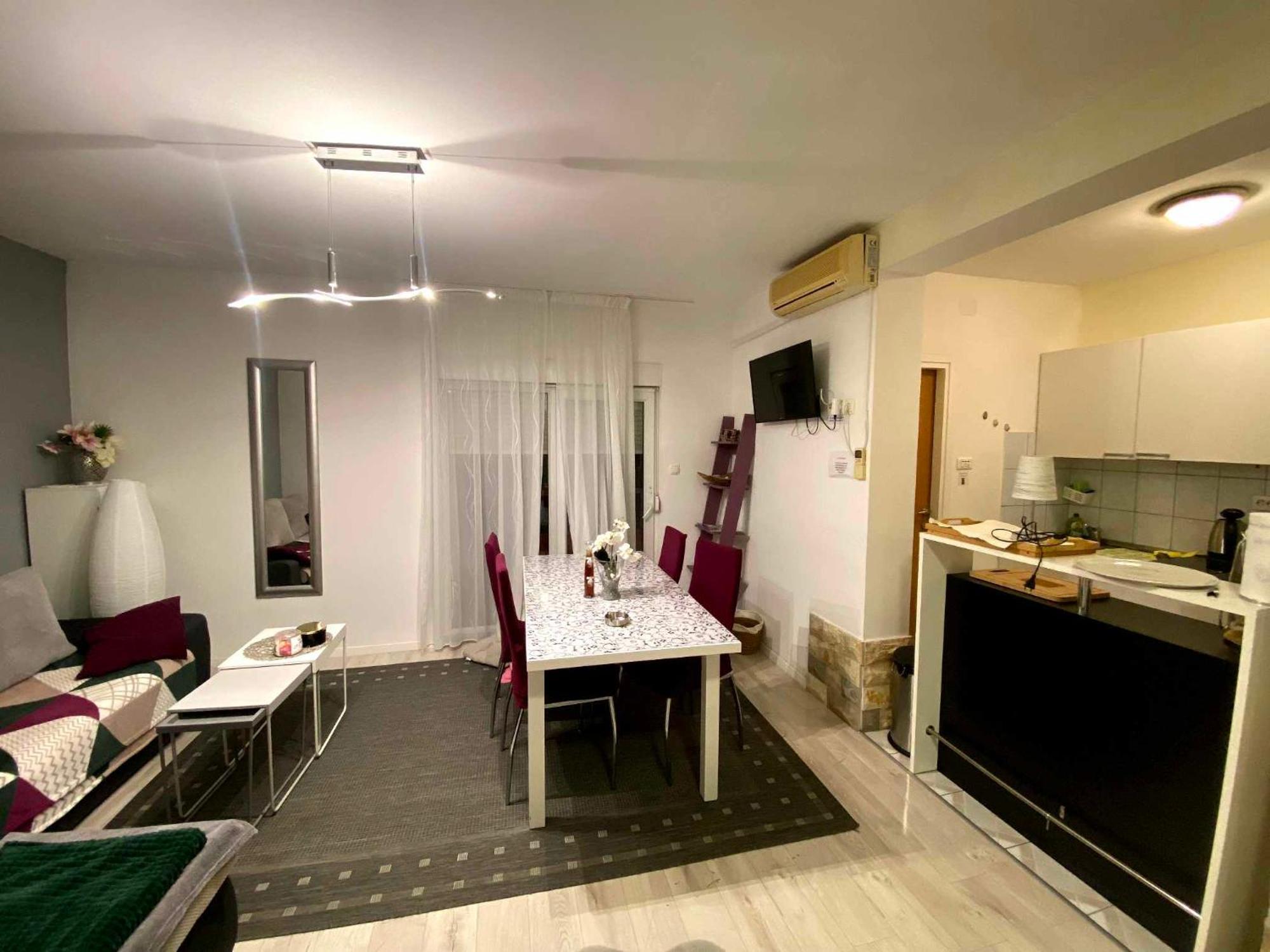 Hotel Super Horizont -Free Parking And Jaccuzzi Stobreč Exterior foto